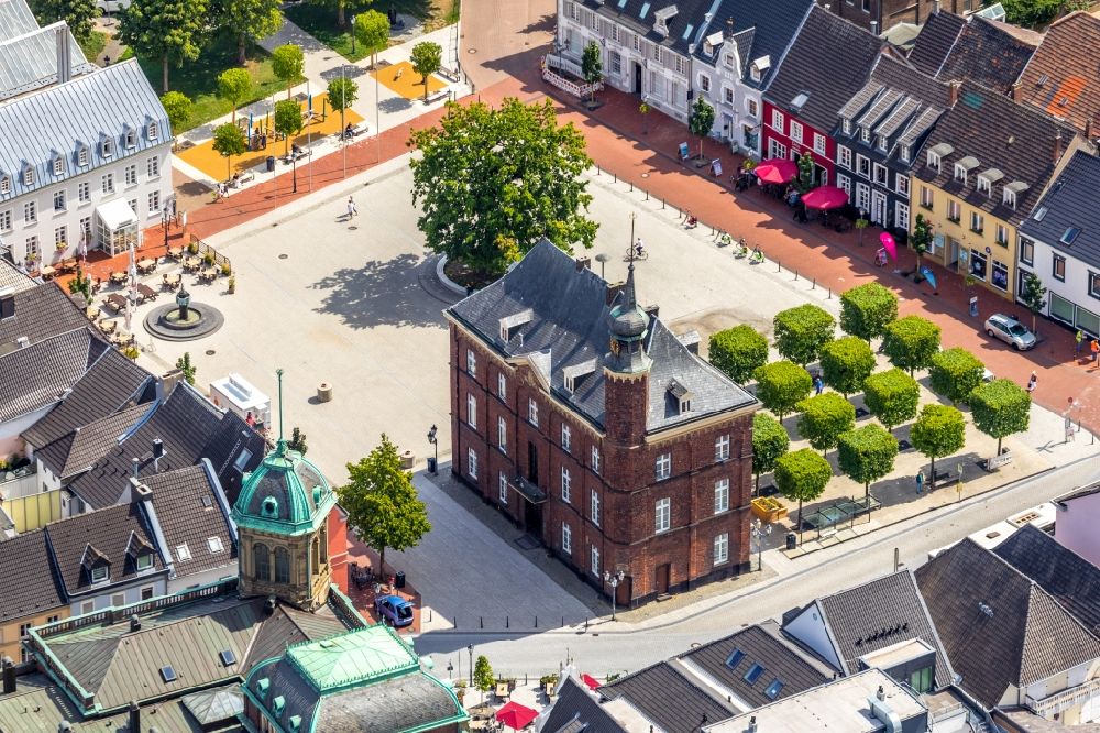 Aerial image Rheinberg - Town Hall building of the City Council at the market downtown in Rheinberg in the state North Rhine-Westphalia, Germany