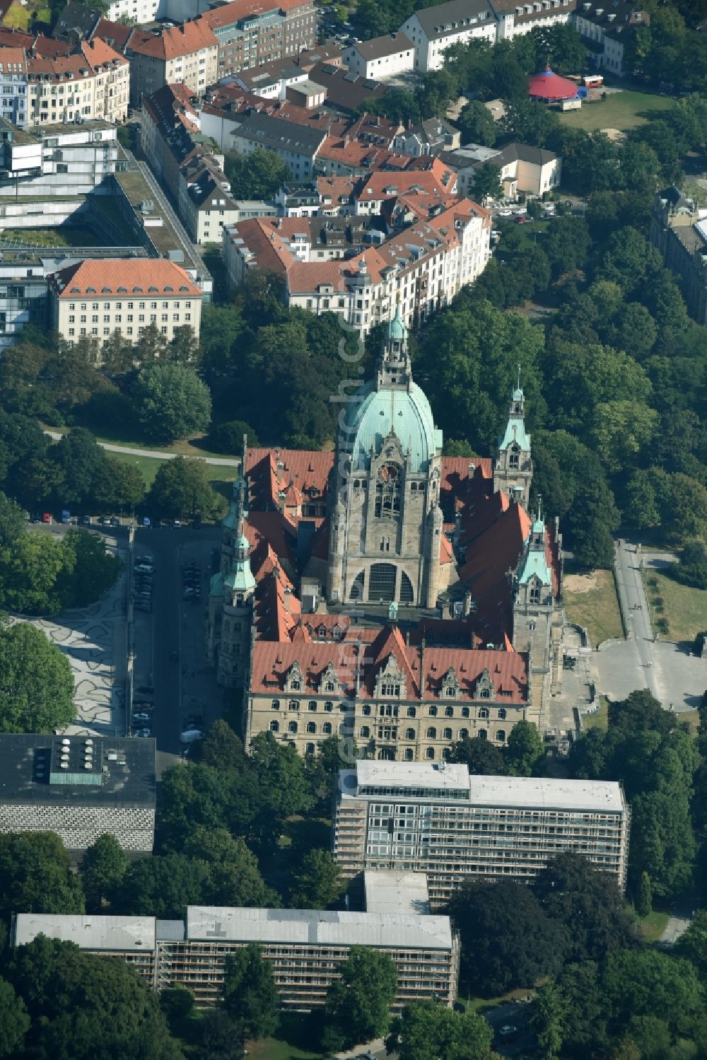Hannover from above - City hall and administration building Neues Rathaus on Trammplatz square in Hannover in the state of Lower Saxony. The building is located on the pond Maschteich in the historical city center