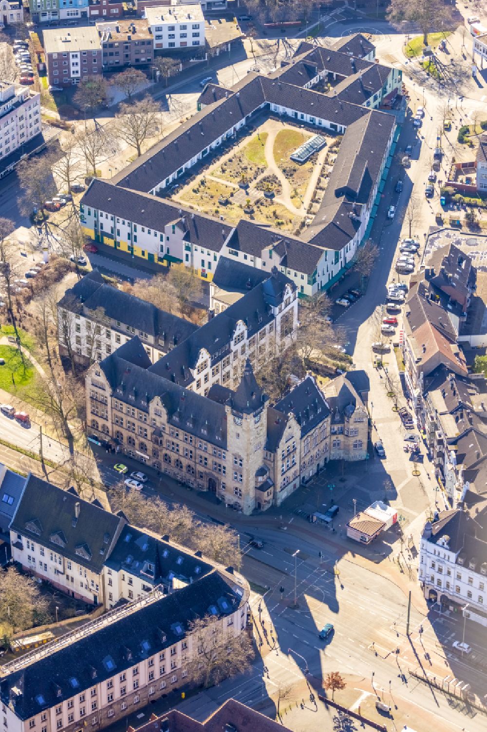 Duisburg from above - Town Hall building of the city administration on street Duisburger Strasse in the district Hamborn in Duisburg at Ruhrgebiet in the state North Rhine-Westphalia, Germany