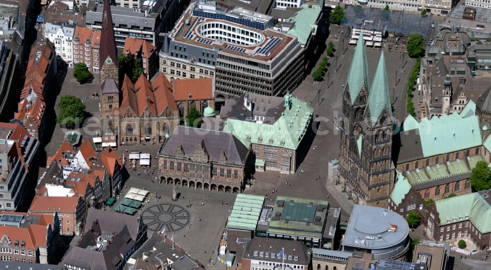 Aerial photograph Bremen - Town Hall building of the city administration on the Domshof Square in Bremen in Germany