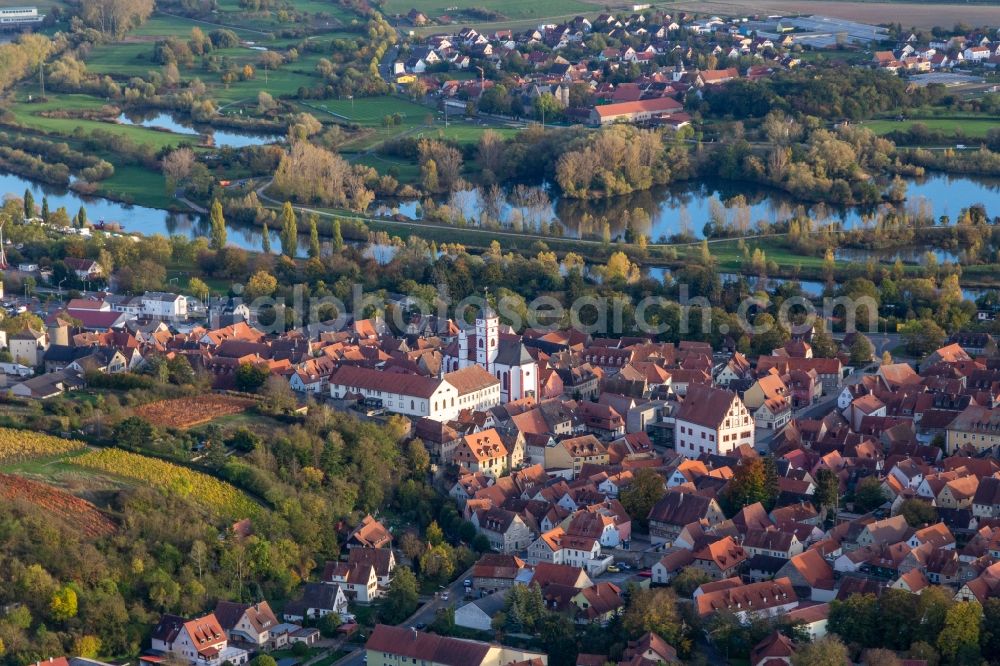 Aerial image Dettelbach - Town Hall building of the city administration on Rathausplatz and Pfarrkirche St. Augustinus in Dettelbach in the state Bavaria, Germany