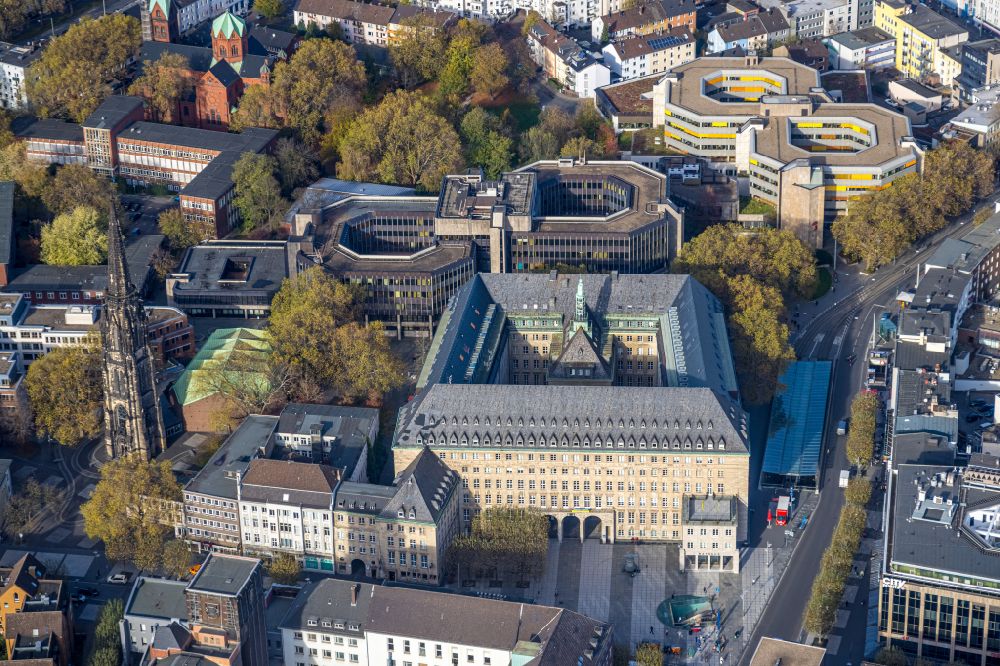 Aerial photograph Bochum - Building of the city administration - city hall, the town library and the technical city hall in the city centre in the district Innenstadt in Bochum in the federal state North Rhine-Westphalia