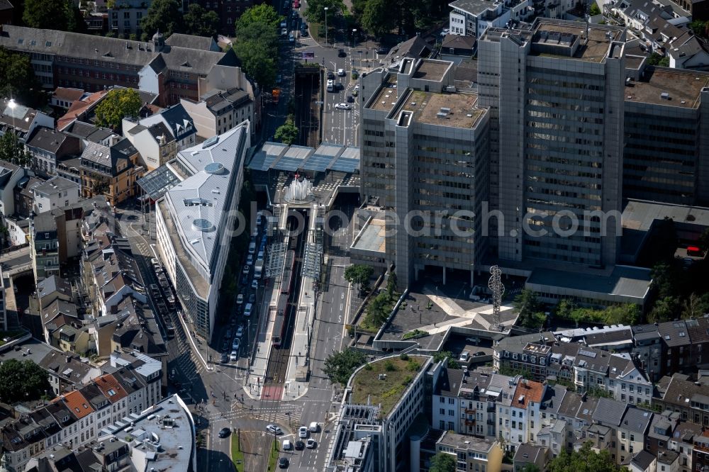 Bonn from the bird's eye view: Town Hall building of the city administration Stadthaus on the Breite Strasse in the district Nordstadt in Bonn in the state North Rhine-Westphalia, Germany