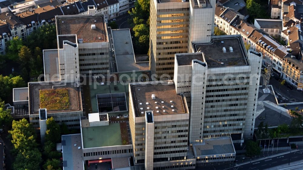Bonn from the bird's eye view: Town Hall building of the city administration Stadthaus in the district Nordstadt in Bonn in the state North Rhine-Westphalia, Germany