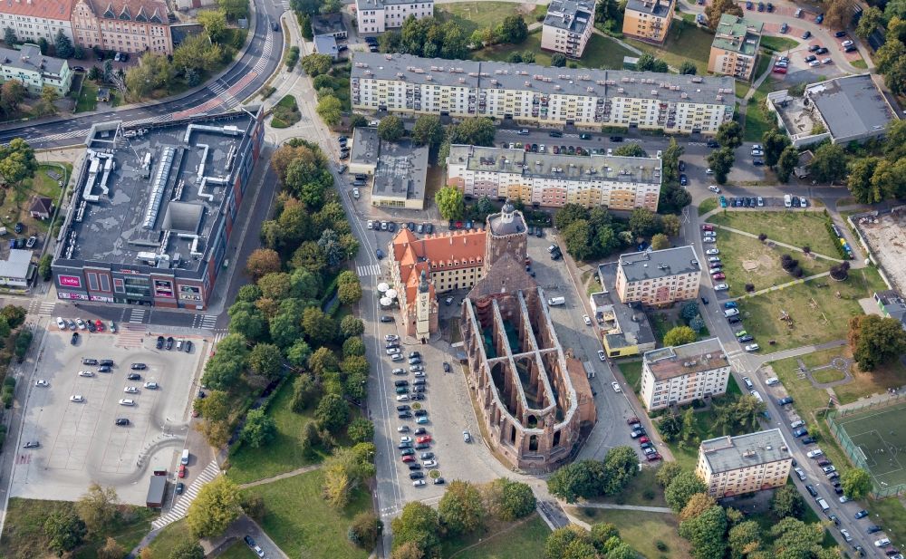 Gubin from the bird's eye view: Town Hall building of the city administration and ehemalige Stadtkirche in Gubin in Lubuskie Lebus, Poland