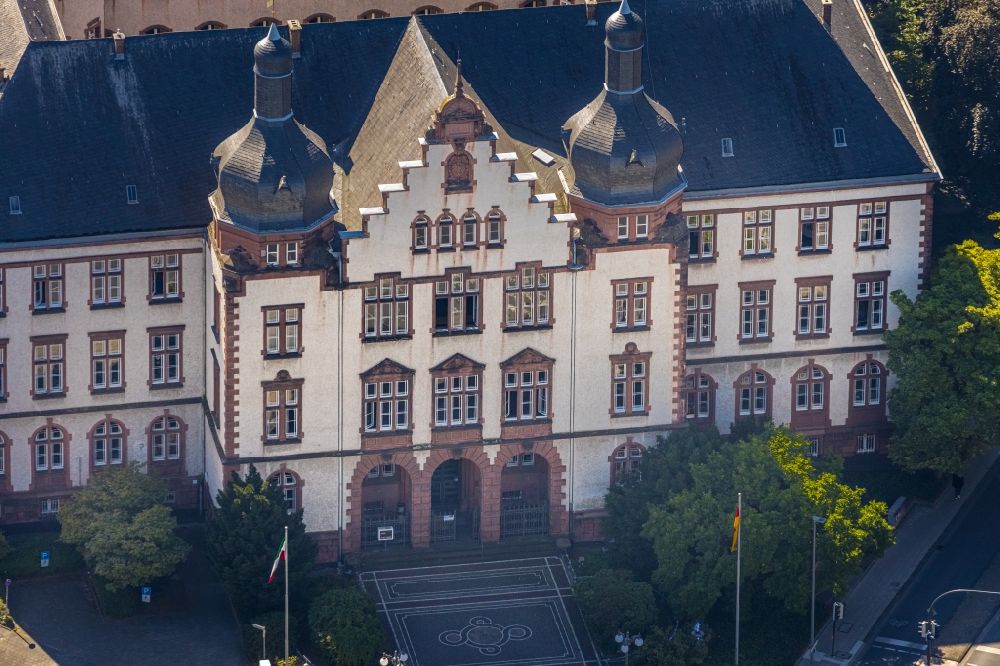 Hamm from the bird's eye view: Town Hall building of the city administration on Theodor-Heuss-Platz in Hamm in the state North Rhine-Westphalia, Germany