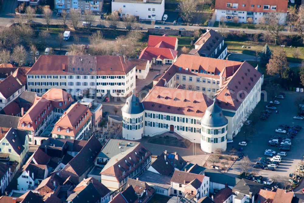 Aerial photograph Bad Bergzabern - Town Hall building of the city administration und Verbandsgemeindeverwaltung in Bad Bergzabern in the state Rhineland-Palatinate