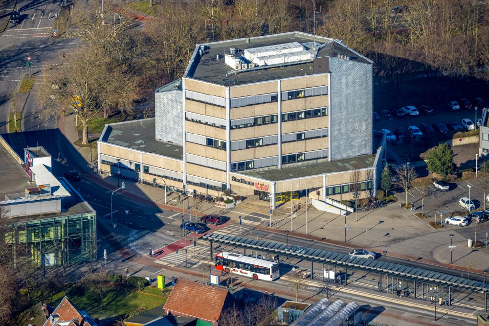 Aerial photograph Werne - Town Hall building of the city administration on place Konrad-Adenauer-Platz in Werne at Ruhrgebiet in the state North Rhine-Westphalia, Germany