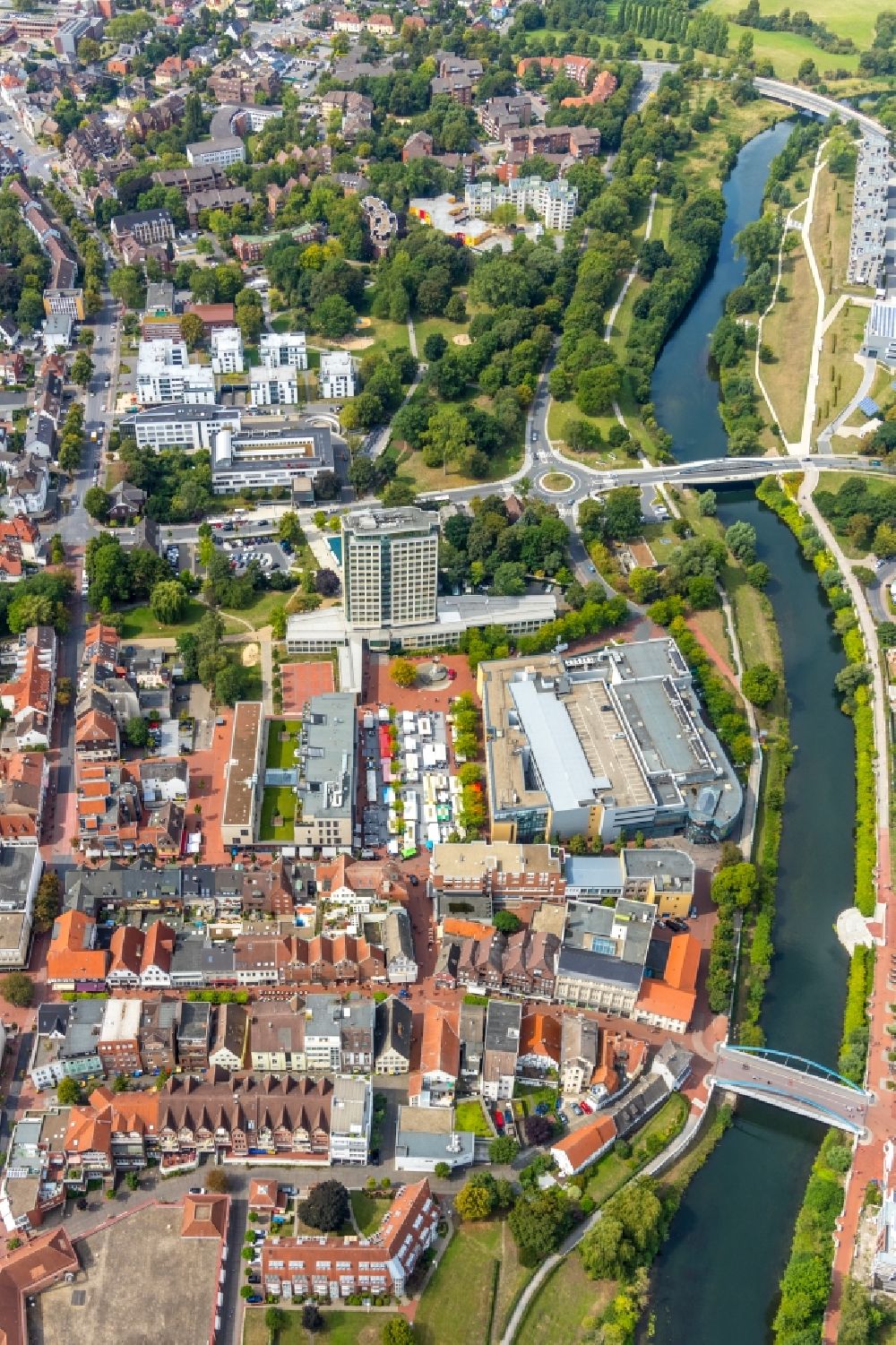 Aerial photograph Lünen - Town Hall building of the City Council at the market downtown in Luenen in the state North Rhine-Westphalia, Germany