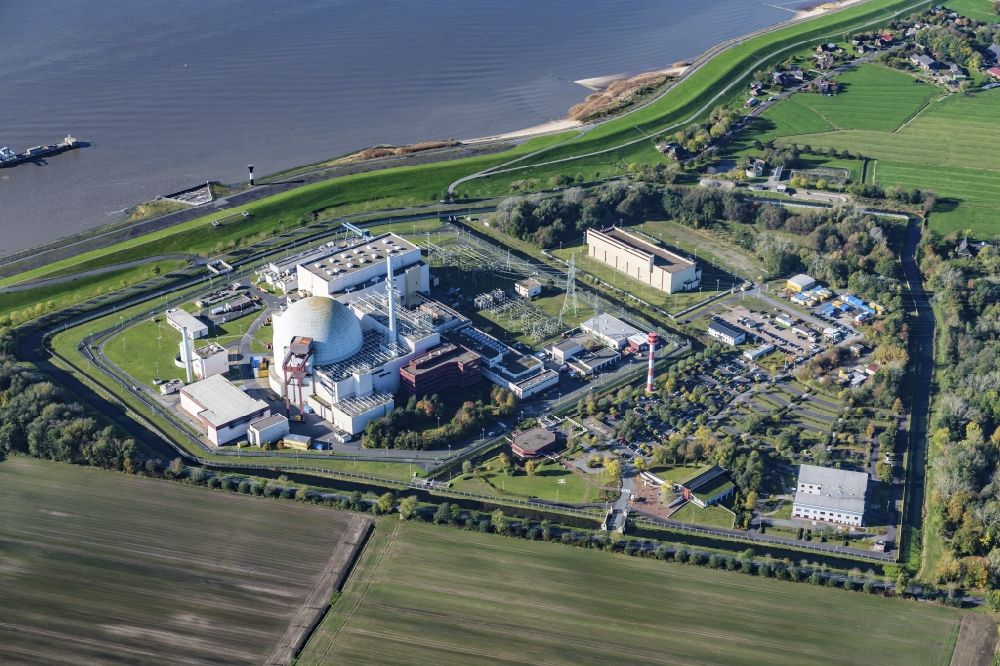 Aerial photograph Brokdorf - Building the decommissioned reactor units and systems of the NPP - NPP nuclear power plant in Brokdorf in the state Schleswig-Holstein, Germany