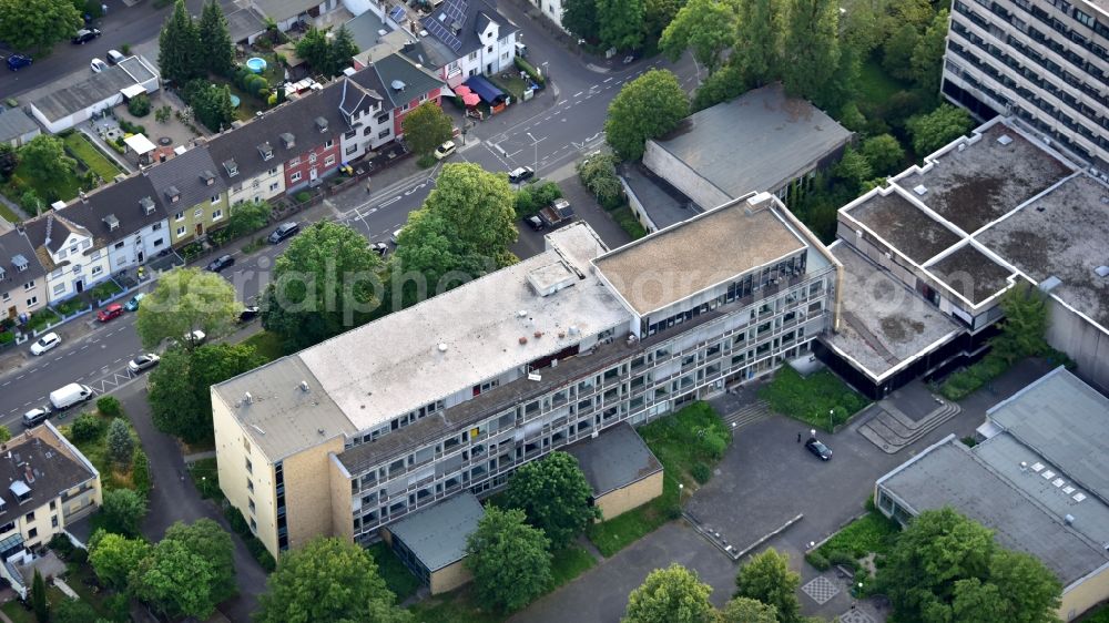 Bonn from above - Group of buildings of the former pedagogical faculty of the Rheinische Friedrich-Wilhelms-Universitaet Bonn in Bonn in the state North Rhine-Westphalia, Germany. The buildings are partly empty and are to be demolished to make way for new buildings