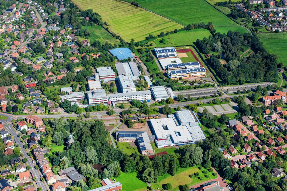 Aerial photograph Stade - Building complex of the vocational school BBS I and BBS II and Vincent Luebeck Gymnasium in the district of Hohenwedel in Stade in the state Lower Saxony, Germany