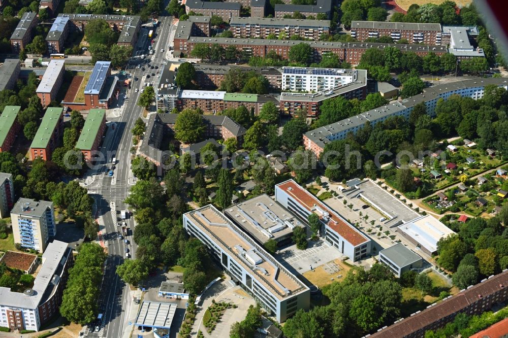 Aerial photograph Hamburg - Building complex of the Vocational School Berufliche Schule fuer Medien and Kommunikation on Eulenkonp in the district Hamburg-Nord in Hamburg, Germany