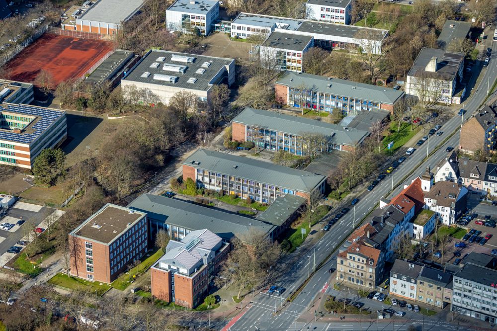 Aerial image Herne - Building complex of the Vocational School Emschertal Berufskolleg on street Westring in Herne at Ruhrgebiet in the state North Rhine-Westphalia, Germany