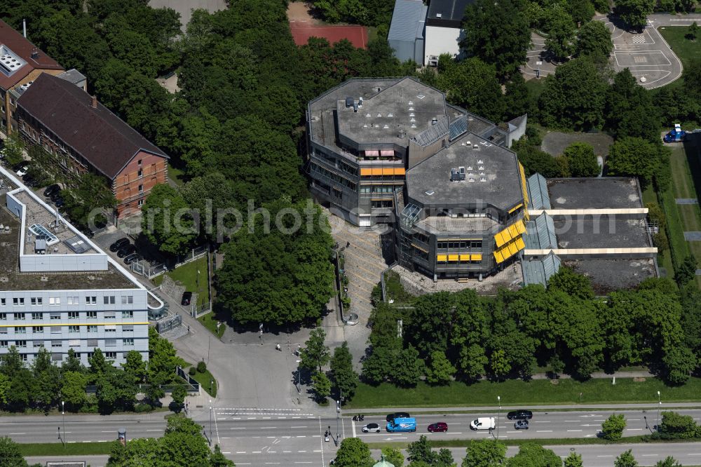 München from above - Building complex of the Vocational School of Staedt. Berufsschule fuer Augenoptik on place Marsplatz in the district Maxvorstadt in Munich in the state Bavaria, Germany