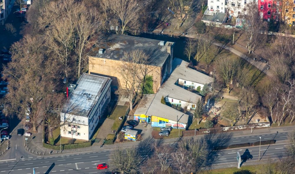 Aerial photograph Dortmund - Building complex of the training center AWO/dobeq GmbH Bildungszentrum Gneisenaustrasse in Dortmund in the state North Rhine-Westphalia, Germany