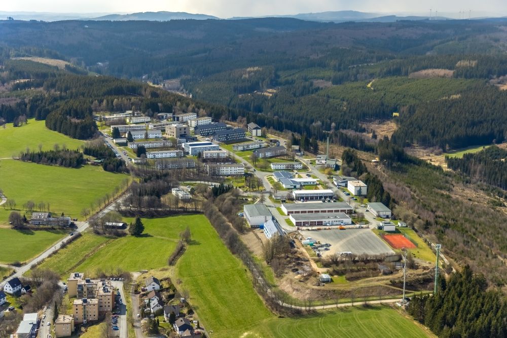 Aerial photograph Erndtebrück - Building complex of the Bundeswehr military barracks of the Hachenberg barracks on Grimbachstrasse in Erndtebruck in the Siegerland in the state of North Rhine-Westphalia, Germany