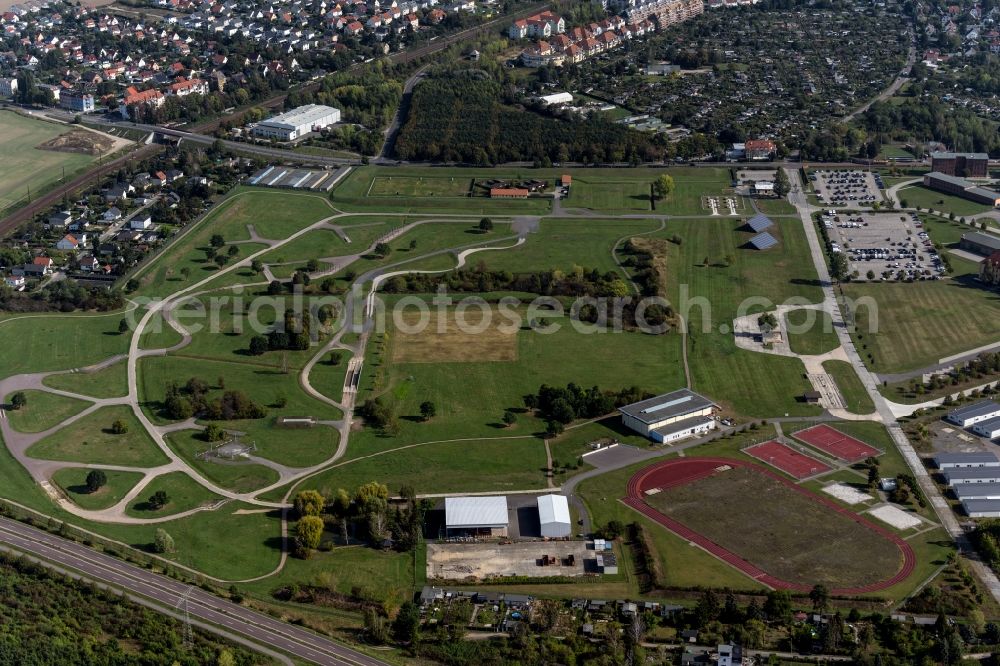 Aerial image Leipzig - Building complex of the German army - Bundeswehr military barracks with a motor vehicle training center of the Bundeswehr on Landsberger Strasse / Olbrichtstrasse in the district Moeckern in Leipzig in the state Saxony, Germany