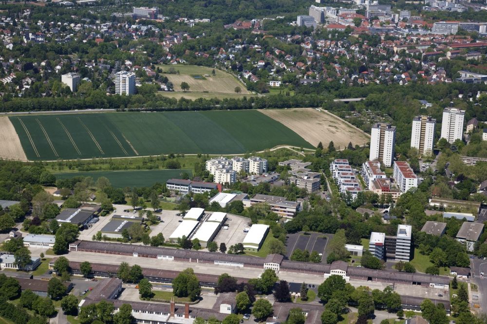 Mainz from the bird's eye view: Building complex of the German army - Bundeswehr military barracks Kurmainz-Kaserne in the district Hechtsheim in Mainz in the state Rhineland-Palatinate, Germany