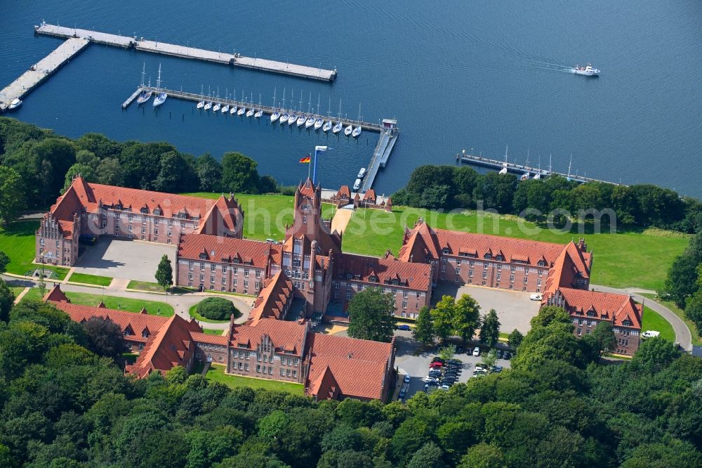 Aerial photograph Flensburg - Building complex of the German army - Bundeswehr military barracks of Marineschule on street Kelmstrasse in the district Muerwik in Flensburg in the state Schleswig-Holstein, Germany