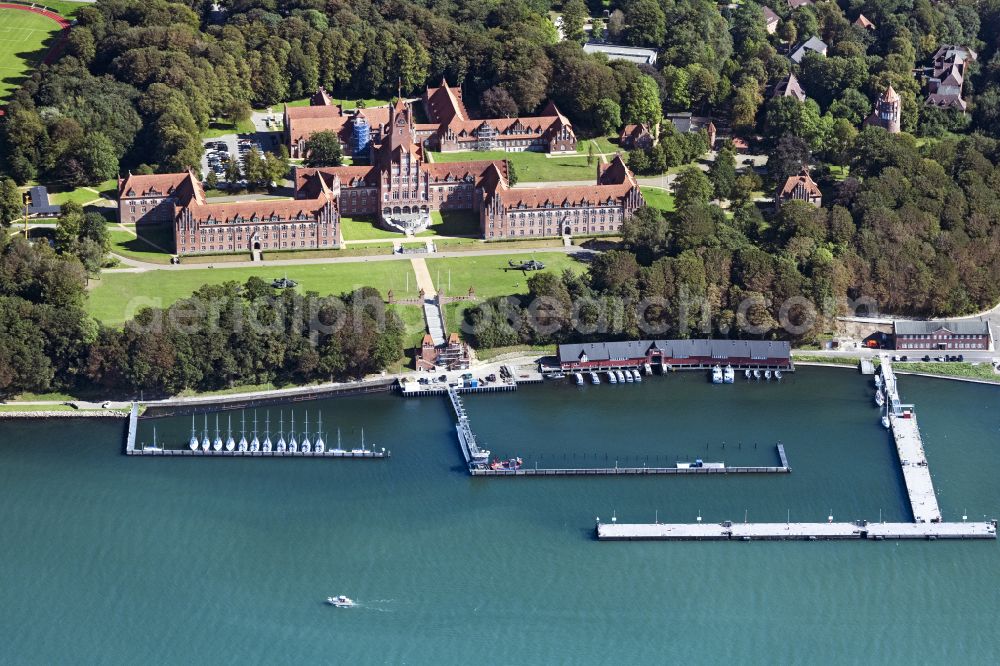 Flensburg from the bird's eye view: Building complex of the German army - Bundeswehr military barracks of Marineschule on street Kelmstrasse in the district Muerwik in Flensburg in the state Schleswig-Holstein, Germany