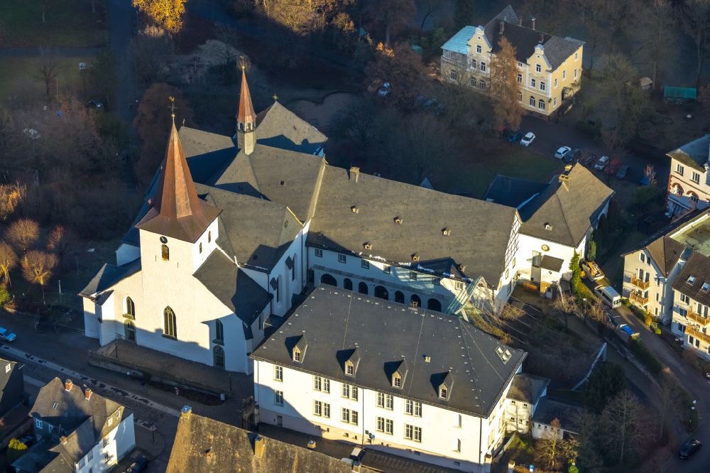 Aerial image Arnsberg - Building complex of the former monastery Kloster Wedinghausen on street Klosterstrasse in Arnsberg at Sauerland in the state North Rhine-Westphalia, Germany