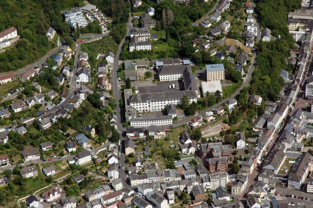 Aerial image Bad Ems - Building complex of the asylum reception center in the former military barracks on Alten Kemmenauer Strasse in the district Auf'm Klopp in Bad Ems in the state Rhineland-Palatinate, Germany