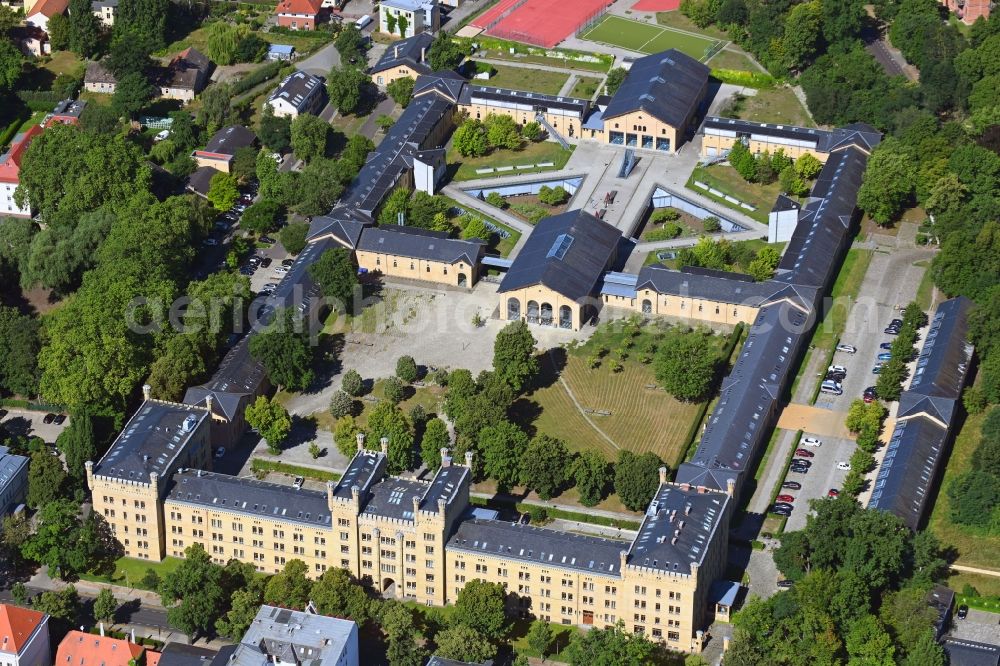 Aerial photograph Potsdam - Building complex of the former military barracks Garde-Ulanen-Kaserne and today's school OSZ I - Technik Potsdam in Potsdam in the state Brandenburg, Germany