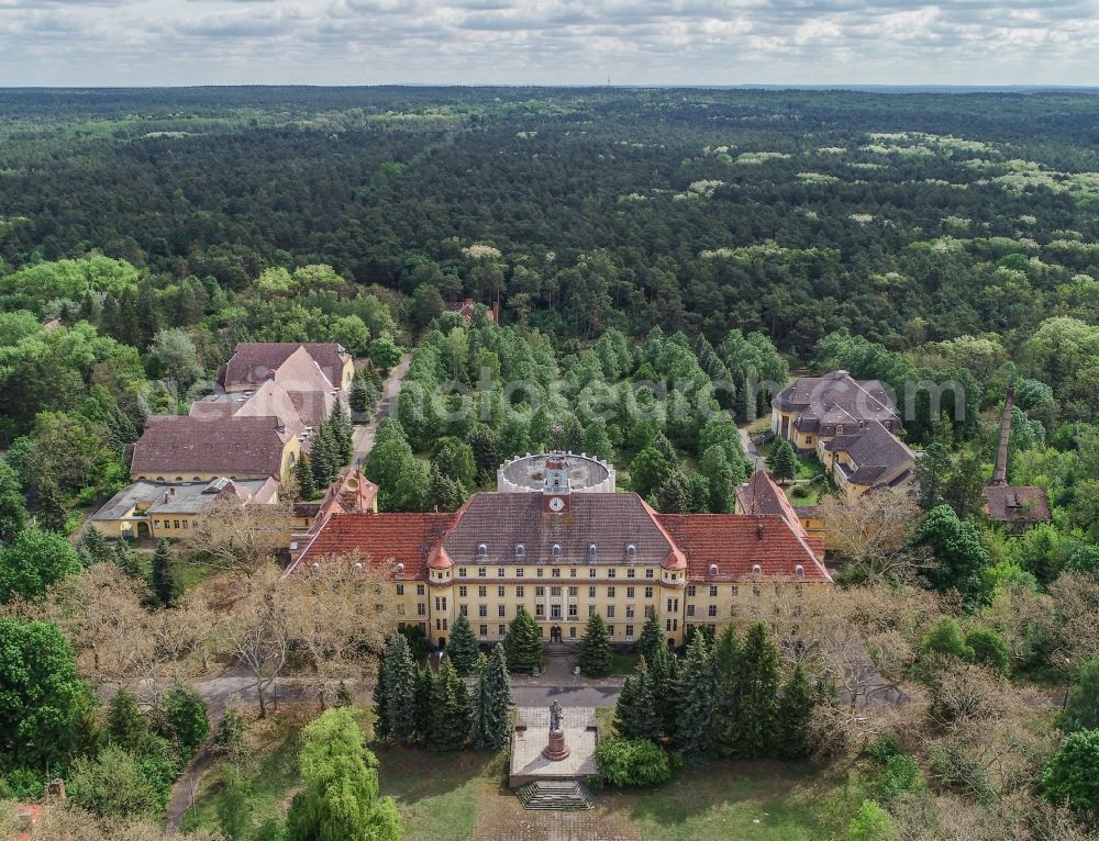 Wünsdorf from the bird's eye view: Building complex of the former military barracks House of Officers in the district Waldstadt in Wuensdorf in the state Brandenburg, Germany. During the GDR era, the area served as the high command of the Russian - Soviet - allied occupation forces
