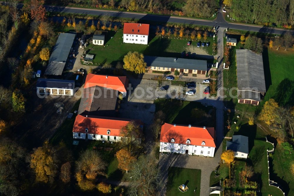 Flieth-Stegelitz from above - Building complex with homestead. On Haussee located former castle with park. Now a hotel, restaurant and banquet hall in Flieth-Stegelitz in the state of Brandenburg