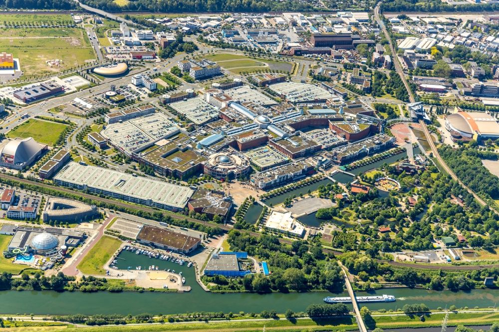 Oberhausen from above - Building complex of the shopping mall Centro in Oberhausen in the state of North Rhine-Westphalia. The mall is the heart of the Neue Mitte part of the city and is located on Osterfelder Strasse