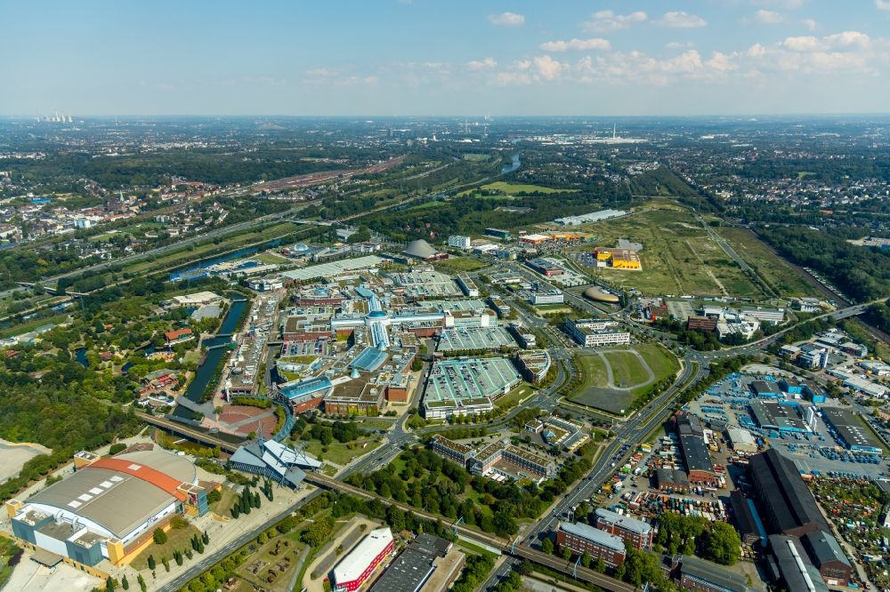 Oberhausen from above - Building complex of the shopping mall Centro in Oberhausen in the state of North Rhine-Westphalia. The mall is the heart of the Neue Mitte part of the city and is located on Osterfelder Strasse
