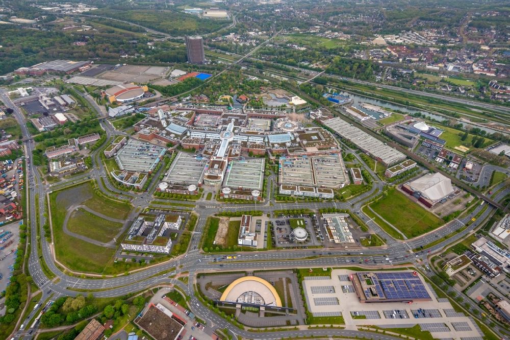 Oberhausen from the bird's eye view: Building complex of the shopping mall Centro in Oberhausen at Ruhrgebiet in the state of North Rhine-Westphalia. The mall is the heart of the Neue Mitte part of the city and is located on Osterfelder Strasse