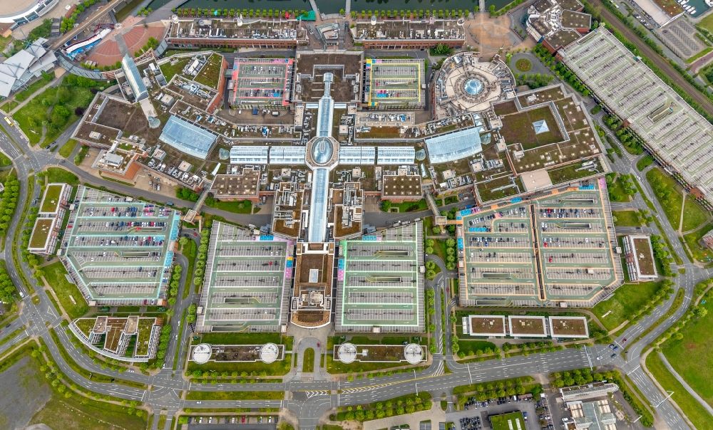Aerial photograph Oberhausen - Building complex of the shopping mall Centro in Oberhausen at Ruhrgebiet in the state of North Rhine-Westphalia. The mall is the heart of the Neue Mitte part of the city and is located on Osterfelder Strasse