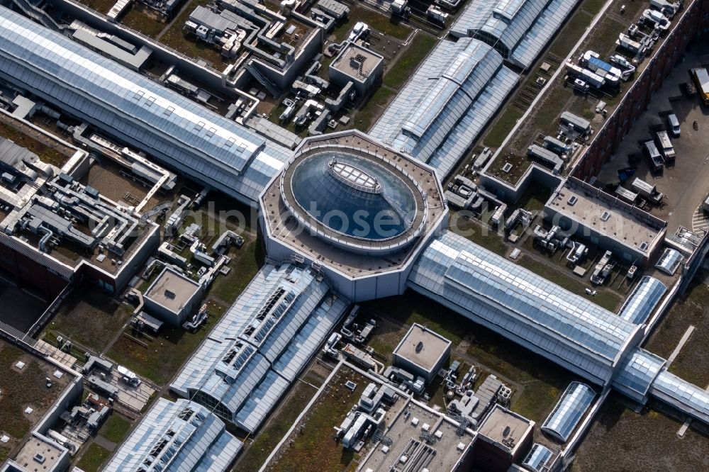 Aerial image Oberhausen - building complex of the shopping mall Centro in Oberhausen in the state of North Rhine-Westphalia. The mall is the heart of the Neue Mitte part of the city and is located on Osterfelder Strasse