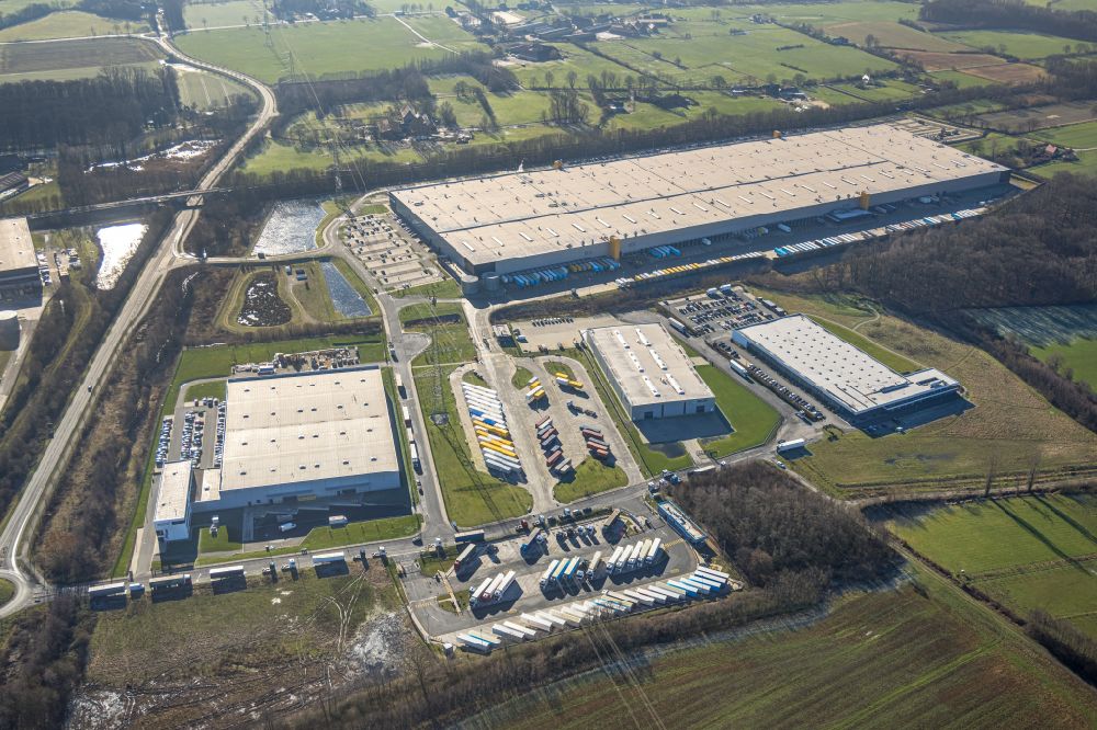 Aerial photograph Werne - Building complex and grounds of the logistics center Amazon Logistik on street Amazonstrasse in Werne at Ruhrgebiet in the state North Rhine-Westphalia, Germany