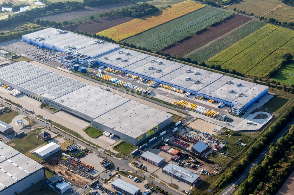 Aerial image Winsen (Luhe) - Building complex and grounds of the logistics center Amazon Logistik Winsen GmbH - HAM2 in Winsen (Luhe) in the state Lower Saxony, Germany