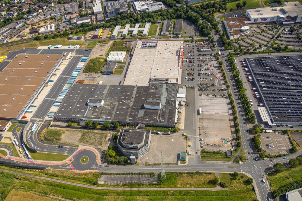 Aerial image Rüdinghausen - Building complex and grounds of the logistics center with a new Amazon building on Menglinghauser Strasse - Siemensstrasse in Ruedinghausen at Ruhrgebiet in the state North Rhine-Westphalia, Germany