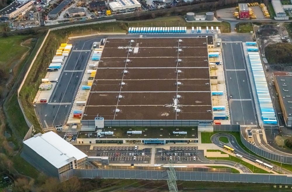 Aerial image Witten - building complex and grounds of the logistics center with a new Amazon building on Menglinghauser Strasse - Siemensstrasse in the district Ruedinghausen in Witten at Ruhrgebiet in the state North Rhine-Westphalia, Germany
