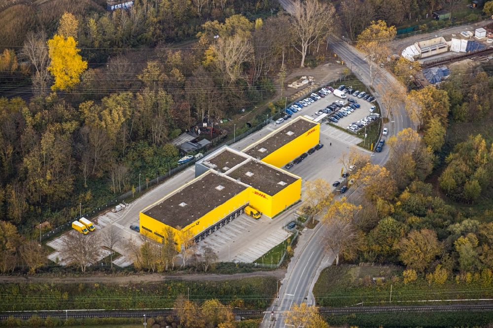 Gelsenkirchen from the bird's eye view: Building complex and grounds of the logistics center of Deutsche Post AG on Ostpreussenstrasse in Gelsenkirchen in the state North Rhine-Westphalia, Germany