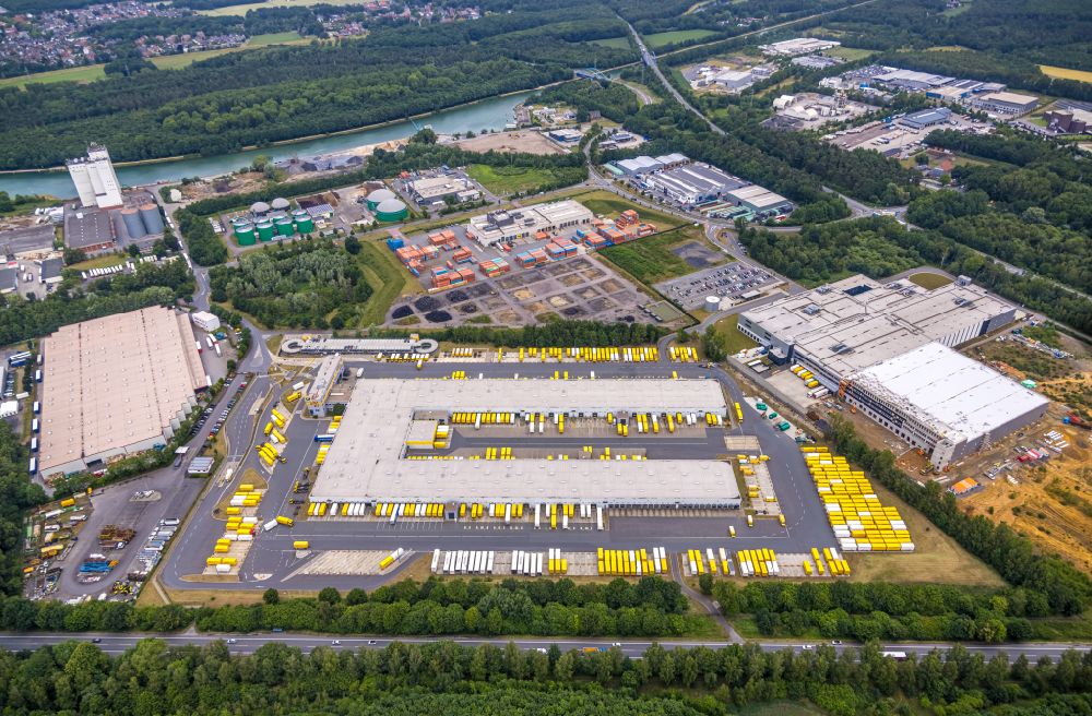 Dorsten from above - Building complex and grounds of the logistics center DHL cargo center Dorsten on Luensingskuhle in the district Feldmark in Dorsten in the state North Rhine-Westphalia, Germany
