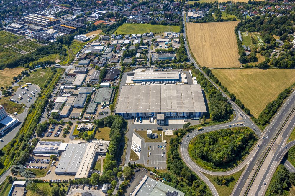 Witten from the bird's eye view: Building complex and grounds of the logistics center Hermes Germany GmbH on Salinger Feld in the district Ruedinghausen in Witten in the state North Rhine-Westphalia, Germany
