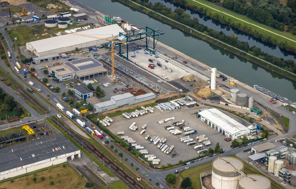 Aerial image Hamm - Building complex and grounds of the logistics center of Lanfer Logistik GmbH and of HELA GmbH Hermann Lanfer on shore of Datteln-Hamm-Kanal and river Lippe on Hafenstrasse in Hamm at Ruhrgebiet in the state North Rhine-Westphalia, Germany