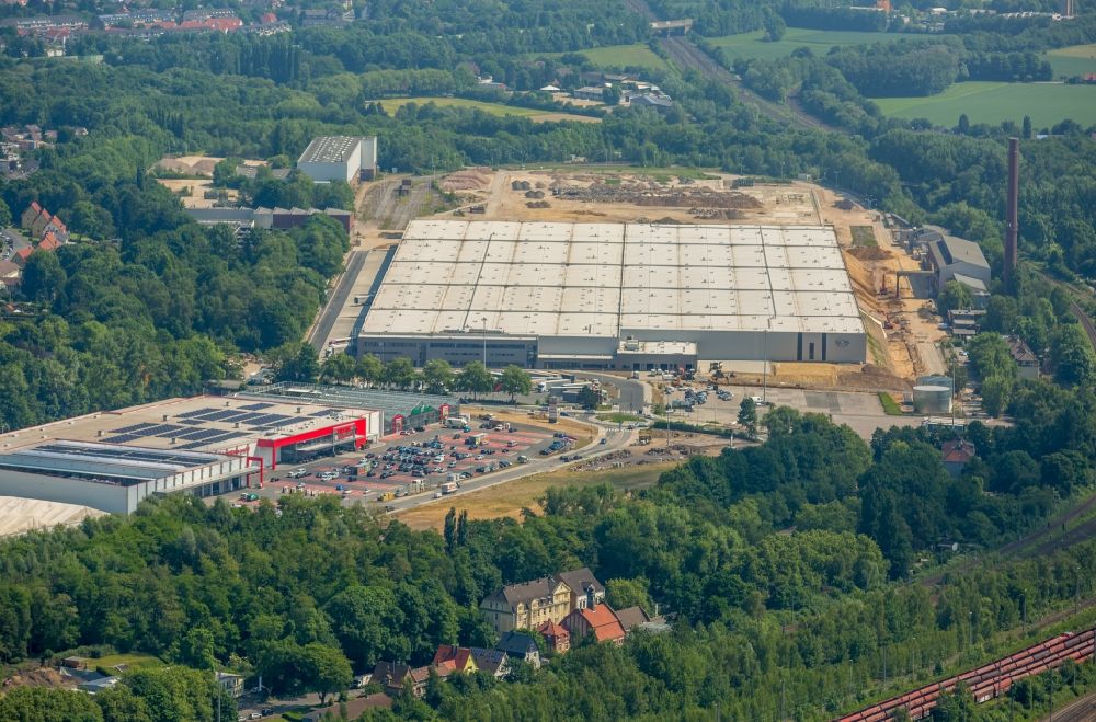 Bochum from the bird's eye view: Building complex and grounds of the logistics center and OPEL- Warenverteilzentrum in Bochum in the state North Rhine-Westphalia