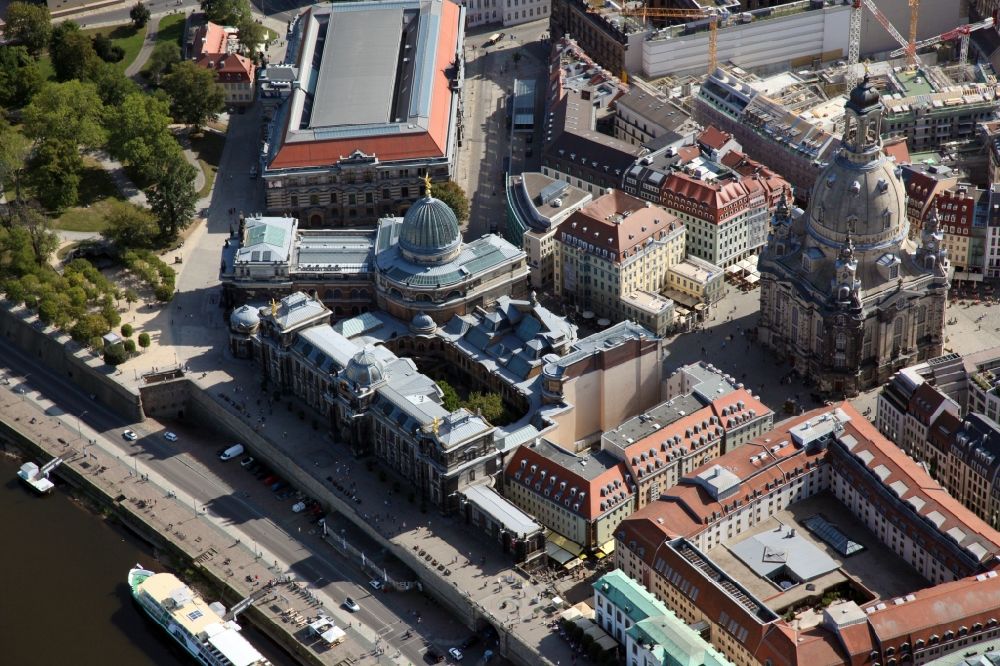 Dresden from the bird's eye view: Building complex of the university Bruehlsche Terrasse on Georg-Treu-Platz in the district Altstadt in Dresden in the state Saxony, Germany