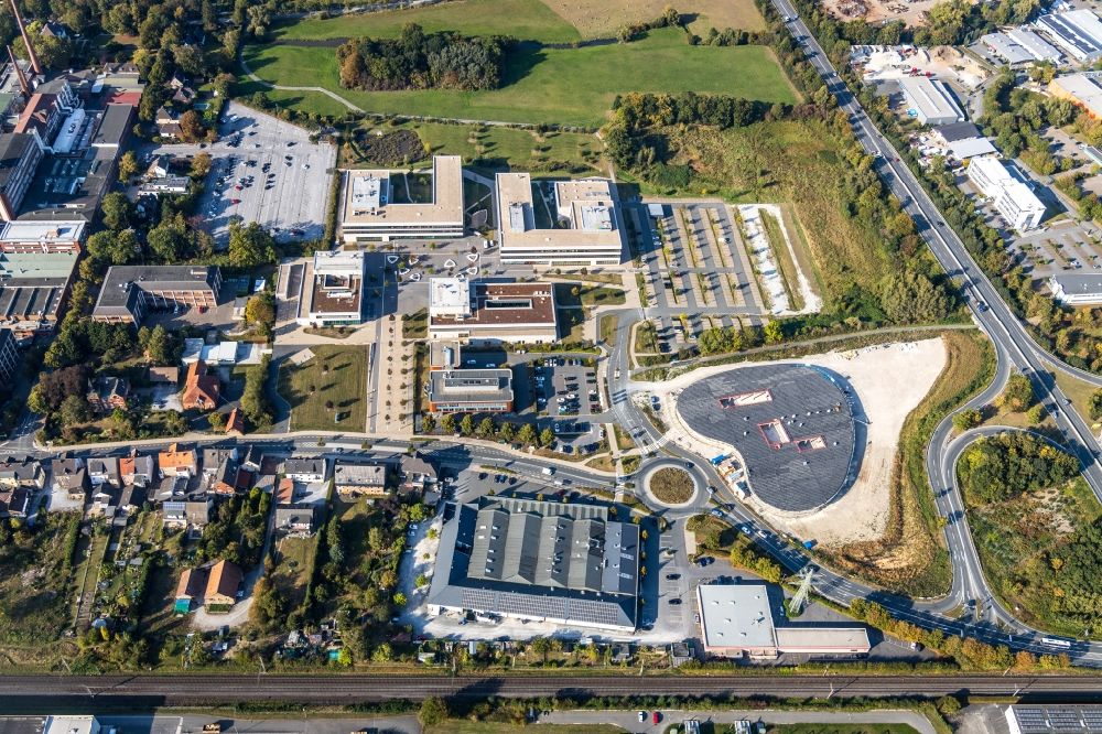 Aerial image Lippstadt - Building complex of the university Hochschule Hamm-Lippstadt overlooking the construction site for the Digital Innovation Campus at the Campus Lippstadt on Dr.-Arnold-Hueck-Strasse in Lippstadt in the state North Rhine-Westphalia, Germany