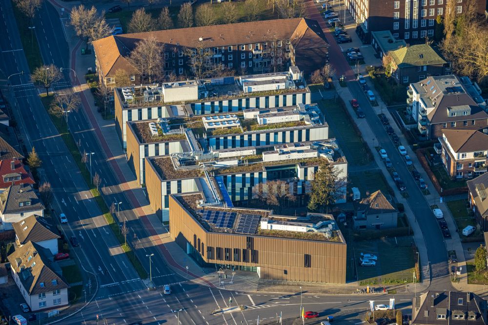 Aerial image Bottrop - Building complex of the university Hochschule Ruhr West on Hans-Sachs-Strasse in the district Stadtmitte in Bottrop at Ruhrgebiet in the state North Rhine-Westphalia, Germany