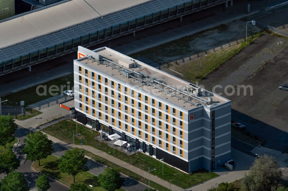 Aerial image Schkeuditz - Complex of the hotel building CAMPANILE LEIPZIG HALLE AIRPORT in Schkeuditz in the state Saxony, Germany