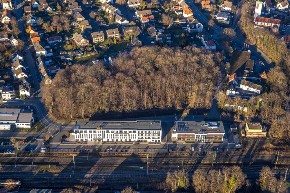Aerial image Soest - Complex of the hotel building DECK 8 DESIGNHOTEL.SOEST on factorystrasse in Soest in the state North Rhine-Westphalia, Germany