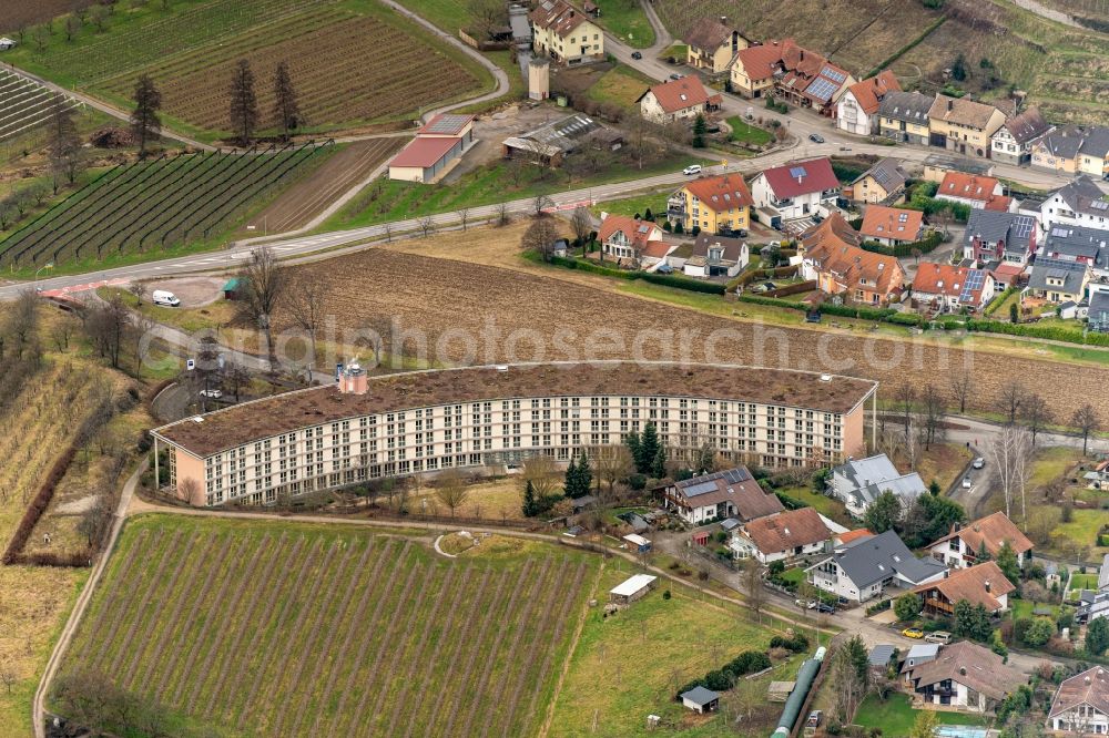 Durbach from the bird's eye view: Complex of the hotel building Dorint Hotel Durbach/Schwarzwald in the district Ebersweier in Durbach in the state Baden-Wuerttemberg, Germany